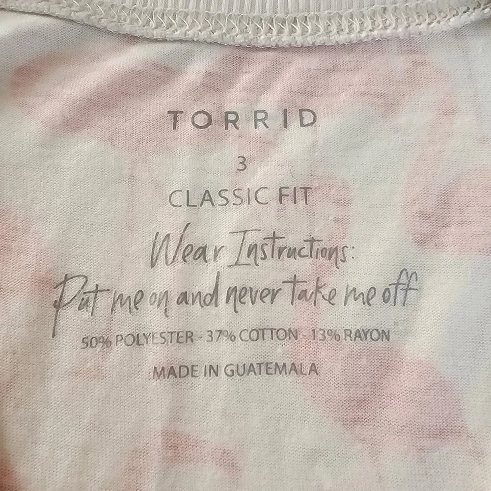 Torrid Classic Fit Size 3 White With Pink Flamingos Shirt Sleeve Tshirt - Picture 3 of 7